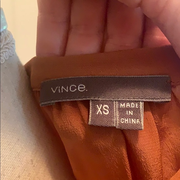 Fabulous VINCE rust silk long sleeve top - Picture 7 of 7